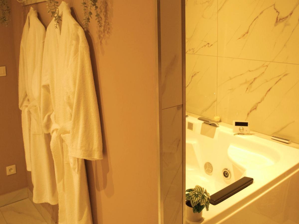 Le Moment Bien-Etre - Appartement Avec Spa Privatif Saint-Omer  Bagian luar foto